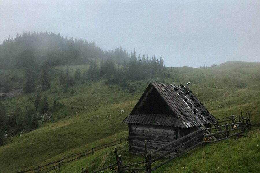 стара хата в горах
